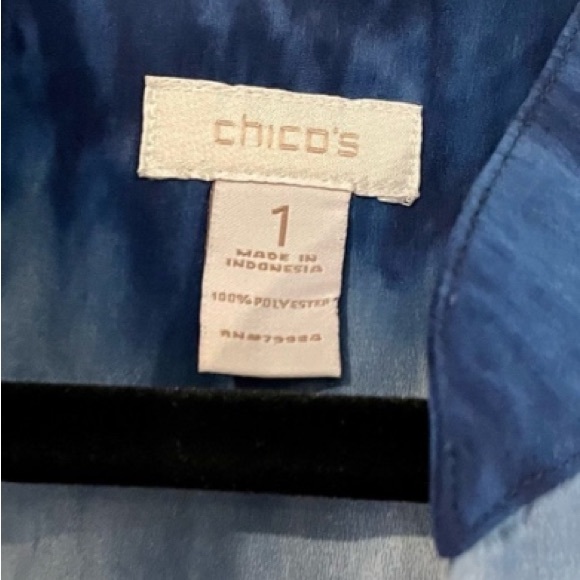 Chicos Blue and White Sleeveless Top Size 1/Medium - Picture 7 of 8